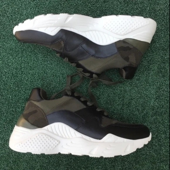 NWT Steve Madden Reverse Leather Camo Sneaker 8.5 - Picture 11 of 13